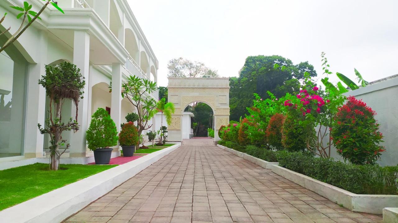 Puri Lovina Hotel Exterior foto
