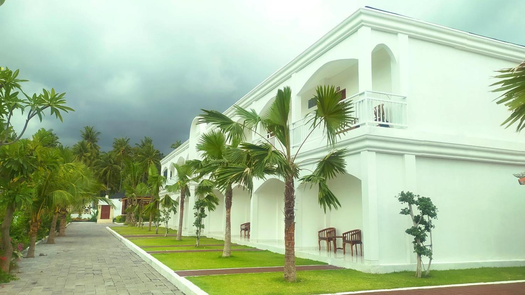 Puri Lovina Hotel Exterior foto