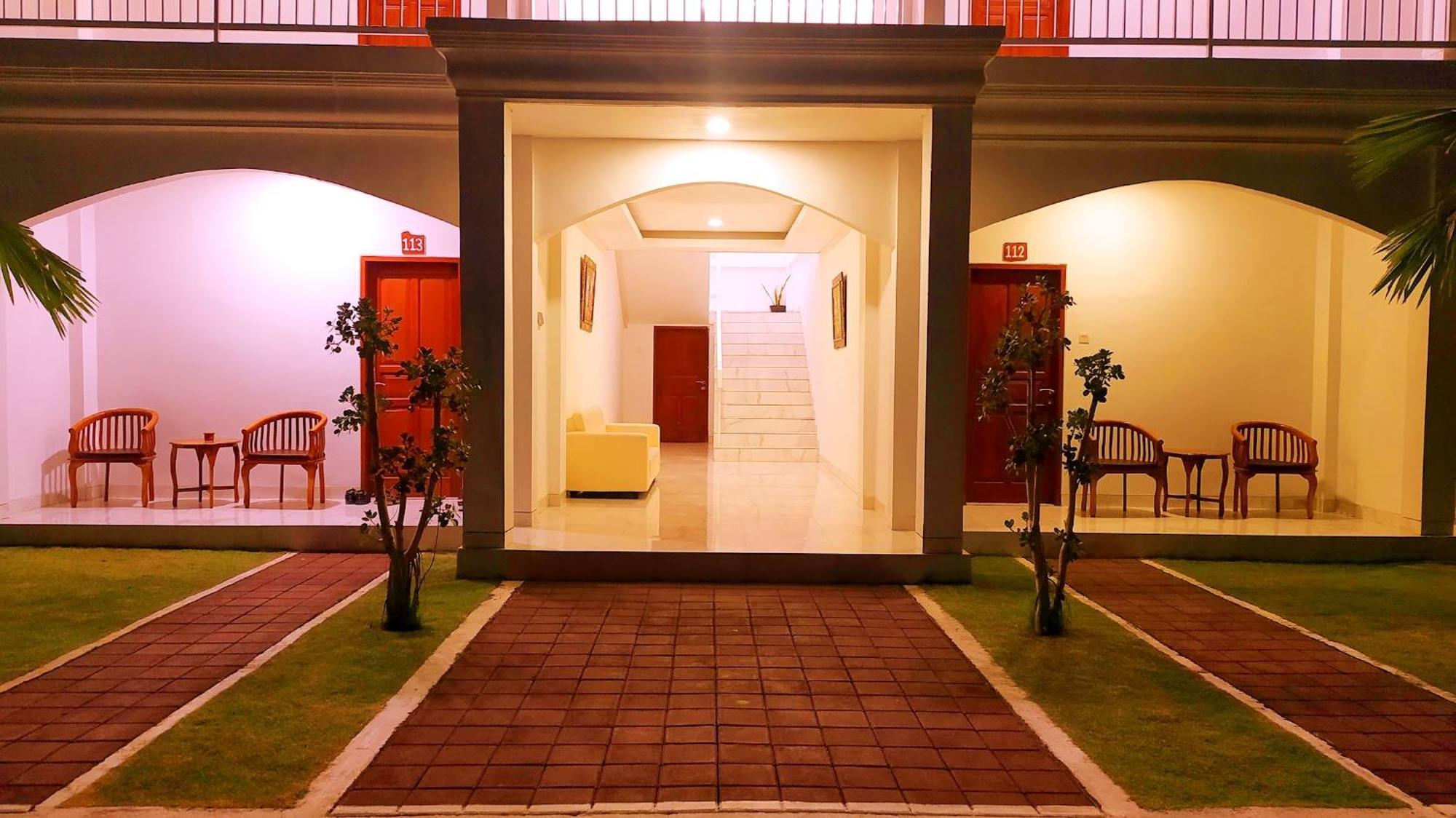 Puri Lovina Hotel Exterior foto